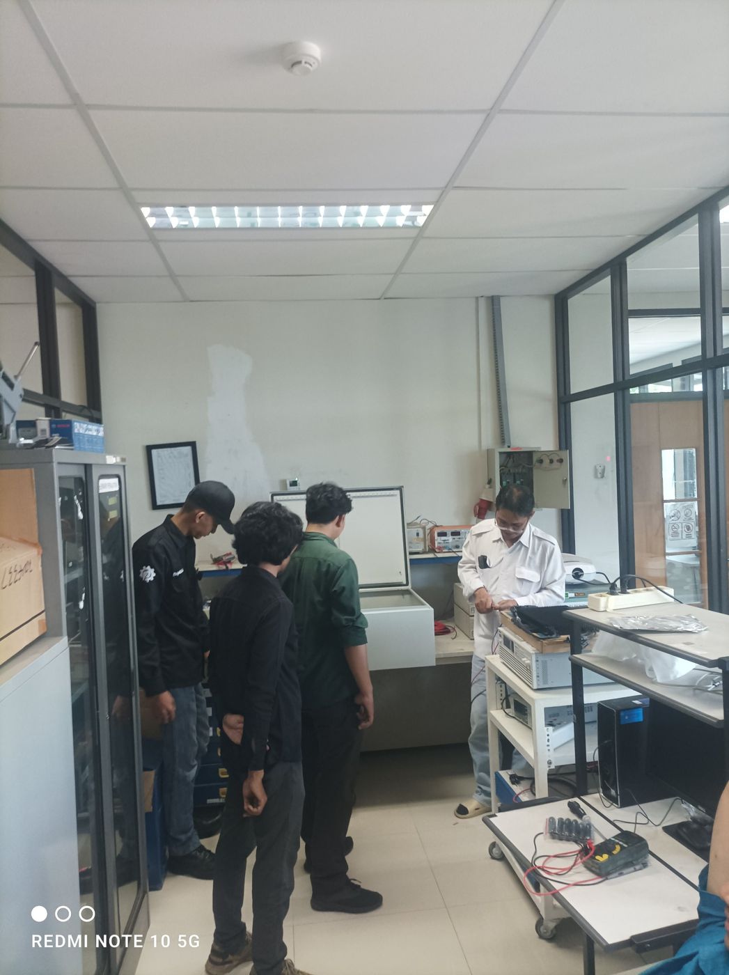 Explaining the installation to BRIN staff